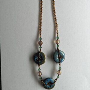 Essance Made in USA necklace Blue and Gold